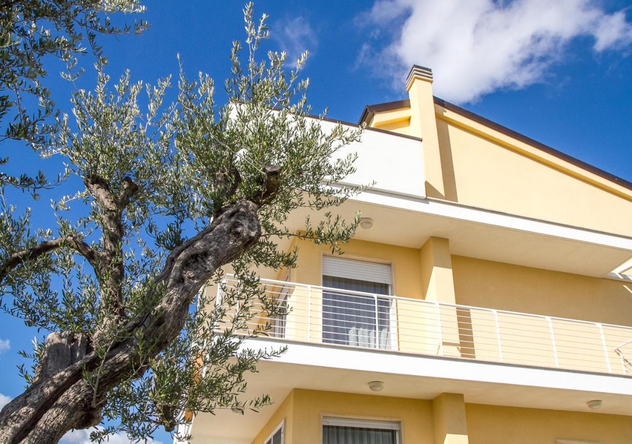B&B Alla Niviera Adelfia Exterior photo
